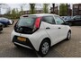 Toyota Aygo FUN 5-DEURS 4-S BANDEN AIRCO EL-RAMEN BLUETOOTH CENTR. PORTIER VERGR. MET AFSTANDSBEDIENING
