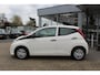 Toyota Aygo FUN 5-DEURS 4-S BANDEN AIRCO EL-RAMEN BLUETOOTH CENTR. PORTIER VERGR. MET AFSTANDSBEDIENING