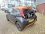 Toyota Aygo JBL 5-DEURS CLIMA APPLE/ANDROID JBL-AUDIO CAMERA LED LM-VELGEN BLUETOOTH PRIVACY GLASS