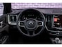 Volvo XC60 2.0 T6 Plug-in hybrid AWD Plus Black Edition | Adaptieve Cruise Control | Panoramadak | Harman Kardon Audio | Stoel-/Stuur-/Voorruitverwarming | Dodehoek Detectie | 360° Parkeercamera |