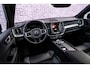 Volvo XC60 2.0 T6 Plug-in hybrid AWD Plus Black Edition | Adaptieve Cruise Control | Panoramadak | Harman Kardon Audio | Stoel-/Stuur-/Voorruitverwarming | Dodehoek Detectie | 360° Parkeercamera |