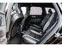 Volvo XC60 2.0 T6 Plug-in hybrid AWD Plus Black Edition | Adaptieve Cruise Control | Panoramadak | Harman Kardon Audio | Stoel-/Stuur-/Voorruitverwarming | Dodehoek Detectie | 360° Parkeercamera |
