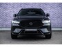 Volvo XC60 2.0 T6 Plug-in hybrid AWD Plus Black Edition | Adaptieve Cruise Control | Panoramadak | Harman Kardon Audio | Stoel-/Stuur-/Voorruitverwarming | Dodehoek Detectie | 360° Parkeercamera |