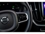 Volvo XC60 2.0 T6 Plug-in hybrid AWD Plus Black Edition | Adaptieve Cruise Control | Panoramadak | Harman Kardon Audio | Stoel-/Stuur-/Voorruitverwarming | Dodehoek Detectie | 360° Parkeercamera |