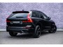 Volvo XC60 2.0 T6 Plug-in hybrid AWD Plus Black Edition | Adaptieve Cruise Control | Panoramadak | Harman Kardon Audio | Stoel-/Stuur-/Voorruitverwarming | Dodehoek Detectie | 360° Parkeercamera |