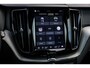 Volvo XC60 2.0 T6 Plug-in hybrid AWD Plus Black Edition | Adaptieve Cruise Control | Panoramadak | Harman Kardon Audio | Stoel-/Stuur-/Voorruitverwarming | Dodehoek Detectie | 360° Parkeercamera |