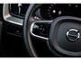 Volvo XC60 2.0 T6 Plug-in hybrid AWD Plus Black Edition | Adaptieve Cruise Control | Panoramadak | Harman Kardon Audio | Stoel-/Stuur-/Voorruitverwarming | Dodehoek Detectie | 360° Parkeercamera |
