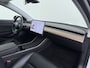 Tesla Model 3 SR+ 325PK LFP-Accu AutoPilot Leer Pano-Dak Adaptive Cruise Lmv 18" Camera's Elektr.-Stuur+Stoelen+Spiegels+Geheugen+Easy-Entry+Verwarmde stoelen Park assistent Pdc WIFI Ecc Lane-Assist Speed-Assist SOH 88% Ecc Navi Led DAB Voorverwarmen interieur via App Keyless One-Pedal-Drive Origineel Nederlandse Auto Fabrieksgarantie op Accu en Motor tot 11-12-2028/160.000km LFP accu dus 100% opladen!