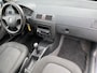 Skoda Fabia Combi 1.2-12V Ambiente,Airco,Cruisecontrol,Bleutooth,Trekhaak,Elektrischpakket,Achteruitrijsensoren,Radio cd met Usb Ipod Aansluiting