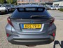 Toyota C-HR / C-HR+ 1.8 HYBRID STYLE STOELVERW BLIND-SPOT PARK-SENSOREN NAVI APPLE/ANDROID KEYLESS 18" LM-VELGEN ALL-SEASONS