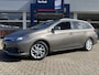 Toyota Auris Touring Sports 1.8 Hybrid Trend / Automaat / NL-Auto / 2e-Eigenaar / Pano-Dak / DAB / Radio-Bluetooth / Navi / Camera / Cruise-Control / Lane-Assist / Airco / ELKTR-Pakket / AFN-Trekhaak / LMV 16'' / All-Season / ENZ.
