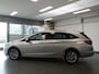 Opel Astra Sports Tourer 1.0 Turbo Innovation Navigatie, Achteruitrijcamera, Elek achterklep, Clima controle, Cruise controle, Elek ramen/Spiegels, Deels leder, Xenon, Pdc V/A, Lm velgen 16'', Nederlandse auto!! Bovag afleverpakket 695,-
