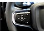Volvo XC40 1.5 T5 Plug-in Hybrid 193kW/262pk DCT7 R-Design PANORAMADAK + HARMAN/KARDON + ADAPT.CRUISE + PILOT ASSIST + NAVI SENSUS + BLIS + EL.TREKHAAK + LANE ASSIST + EL.STOELEN + STOEL-&STUURVERWARMING + CAMERA + KEYLESS + PARKSENSOREN V&A + 19” LM-VELGEN!!