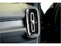 Volvo XC40 1.5 T5 Plug-in Hybrid 193kW/262pk DCT7 R-Design PANORAMADAK + HARMAN/KARDON + ADAPT.CRUISE + PILOT ASSIST + NAVI SENSUS + BLIS + EL.TREKHAAK + LANE ASSIST + EL.STOELEN + STOEL-&STUURVERWARMING + CAMERA + KEYLESS + PARKSENSOREN V&A + 19” LM-VELGEN!!
