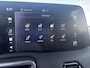 Suzuki e-Vitara 61kWH Style | 100% Electrisch | Panoramadak | 19inch LM Velgen | Parkeersensoren voor en achter |