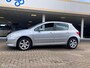 Peugeot 307 2.0-16V bj 07 233263 km APK 10-26