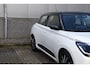 Suzuki Swift 1.2 Comfort Smart Hybrid | DEMO-deal!! | Casual Sport pakket | tot 10 jaar fabrieksgarantie of 200.000 KM! |