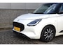 Suzuki Swift 1.2 Comfort Smart Hybrid | DEMO-deal!! | Casual Sport pakket | tot 10 jaar fabrieksgarantie of 200.000 KM! |