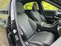 Mercedes-Benz C-klasse 180 Star Edition AMG | Night Pakket | Panoramadak | Sierdelen Lindehout Antraciet | Apple CarPlay | Android Auto | Dodehoekassistent | Elektrisch Verstelbare Stoelen + Memory | Stoelverwarming | Sfeerverlichting | Achteruitrijcamera