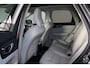 Volvo XC60 T6 Recharge AWD Ultimate Dark - Panorama/schuifdak - IntelliSafe Assist & Surround - 360º Camera - Harman/Kardon audio - Adaptieve LED koplampen - Verwarmde voorstoelen, stuur & achterbank - Parkeersensoren voor & achter - Elektr. bedienb. voorstoelen met geheugen - Head up display - Draadloze tel. lader - Standkachel - Extra getint glas - Elektr. inklapbare trekhaak - 20' LMV