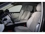 Volvo XC60 T6 Recharge AWD Ultimate Dark - Panorama/schuifdak - IntelliSafe Assist & Surround - 360º Camera - Harman/Kardon audio - Adaptieve LED koplampen - Verwarmde voorstoelen, stuur & achterbank - Parkeersensoren voor & achter - Elektr. bedienb. voorstoelen met geheugen - Head up display - Draadloze tel. lader - Standkachel - Extra getint glas - Elektr. inklapbare trekhaak - 20' LMV