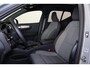 Volvo XC40 B3 Plus Dark - Panorama/schuifdak - IntelliSafe Assist & Surround - Harman/Kardon audio - Adaptieve LED koplampen - Parkeercamera achter - Parkeersensoren voor & achter - Elektr. bedienb. voorstoelen met geheugen links - Draadloze tel. lader - Extra getint glas - Elektr. inklapbare trekhaak - 18' LMV