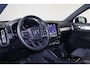 Volvo XC40 B3 Plus Dark - Panorama/schuifdak - IntelliSafe Assist & Surround - Harman/Kardon audio - Adaptieve LED koplampen - Parkeercamera achter - Parkeersensoren voor & achter - Elektr. bedienb. voorstoelen met geheugen links - Draadloze tel. lader - Extra getint glas - Elektr. inklapbare trekhaak - 18' LMV