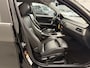 BMW 3-Serie Touring 325i High Exe 6-CILINDER/LEER-SPORT/XENON/TREKHAAK/STOELVERW/ECC/CRUISE/BLUETOOTH/17"LMV/PARKEERSENSOREN/6-BAK/ZEER NETTE AUTO, RIJD EN SCHAKELT PERFECT/VOLLEDIGE OH HISTORIE INCL BOEKJES