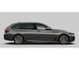 BMW 5-Serie Touring 530e M Sport - Active Cruise Control - Parking/Driving Assistant - Sportstoelen - Elektrisch verwarmde voorstoelen - Getinte Ruiten - Ambiance verlichting - M Koplampen Shadow Line -