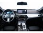 BMW 5-Serie Touring 530e M Sport - Active Cruise Control - Parking/Driving Assistant - Sportstoelen - Elektrisch verwarmde voorstoelen - Getinte Ruiten - Ambiance verlichting - M Koplampen Shadow Line -