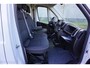 Fiat Ducato 35H 2.2 MultiJet L3H2 in Topstaat |180 pk |Automaat |Expeditie Grijs |Camera |Cruise |Navi |Nieuwe model |Trekhaak |Digitaal dashboard |Carplay |3500 KG |1e eigenaar