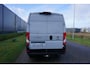 Fiat Ducato 35H 2.2 MultiJet L3H2 in Topstaat |180 pk |Automaat |Expeditie Grijs |Camera |Cruise |Navi |Nieuwe model |Trekhaak |Digitaal dashboard |Carplay |3500 KG |1e eigenaar