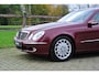 Mercedes-Benz E-klasse 500 Elegance V8 AUTOMAAT | Als nieuw en met volledige historie | Massagestoelen | Adaptieve Cruise-Control | Luchtvering | Climate Control | Schuifdak | Xenon | VOL VOL OPTIE S NIEUWSTAAT