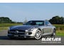 Mercedes-Benz SLS Coupé 6.3 AMG |Alubeam Silver |2.217 KM |1e eigenaar |Nieuwstaat |6,3 liter V8 |Duitse auto met historie |Achteruitrijcamera |Bang & Olufsen | VOL VOL OPTIE S | Een droom voor liefhebbers |