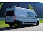 Fiat Ducato 3.5T L3H2 47 kWh met Snellaad functie |Navigatie |Climate Control |Achteruitrijcamera |LED |DAB+ |Airbags voor en zijkant |Nieuwstaat |Expeditie grijs |Laadruimte volledig bekleed | VOL VOL OPTIE S