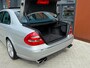 Mercedes-Benz E-klasse AMG 55 | Eisenmann-uitlaat | Volleer | H&K | Alcantarahemel | Airmatic | Open dak | Bi-xenon | Zonnerollo