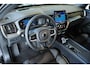 Volvo XC60 T6 Automaat Plug-in hybrid AWD Plus Black Edition | Luchtvering | Head-Up Display | Schuif/Kantel-Panoramadak | Harman Kardon Premium Audio | 21 inch Lichtmetalen Wielen | Volvo Guard Alarm |