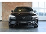 Volvo XC60 T6 Automaat Plug-in hybrid AWD Plus Black Edition | Luchtvering | Head-Up Display | Schuif/Kantel-Panoramadak | Harman Kardon Premium Audio | 21 inch Lichtmetalen Wielen | Volvo Guard Alarm |