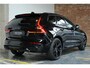 Volvo XC60 T6 Automaat Plug-in hybrid AWD Plus Black Edition | Luchtvering | Head-Up Display | Schuif/Kantel-Panoramadak | Harman Kardon Premium Audio | 21 inch Lichtmetalen Wielen | Volvo Guard Alarm |