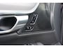 Volvo V90 2.0 T4 Business Sport | Trekhaak | Schuif/kantel Panoramadak | BLIS | Adaptieve cruise control | Pilot assist | Stoel + Stuurverwarming | Leder | Elektrisch verstelbare stoelen |
