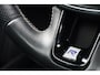 Volvo V90 2.0 T4 Business Sport | Trekhaak | Schuif/kantel Panoramadak | BLIS | Adaptieve cruise control | Pilot assist | Stoel + Stuurverwarming | Leder | Elektrisch verstelbare stoelen |