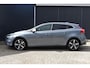 Volvo V40 T3 Automaat Polar+ Sport | Panoramadak | Achteruitrijcamera | Navigatie | Stoelverwarming | Standkachel | Trekhaak