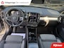 Volvo XC40 1.5 T4 Plug-in hybrid Plus Dark / Panorama-dak / Harman-Kardon / camera / stuur en stoel verwarming