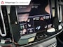 Volvo XC40 1.5 T4 Plug-in hybrid Plus Dark / Panorama-dak / Harman-Kardon / camera / stuur en stoel verwarming