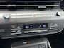 Hyundai Kona 1.6 GDI HEV Comfort Smart Automaat / Fabrieksgarantie tot 1-2030 / Stuur- & Stoel verwarming / Achteruitrijcamera / Apple Carplay Android Auto / Keyless Entry/Start / Adaptief cruise control / Draadloze telefoon lader / Climate control /