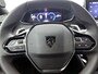 Peugeot 2008 1.2 Hybrid Allure 145pk Automaat | 8 JAAR GARANTIE | Trekhaak | Navigatie | Camera Voor + Achter | Adaptieve Cruise Control | LED | Dodehoekdetectie | Keyless Entry/Start | 17"LMV |