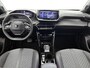 Peugeot 2008 1.2 Hybrid Allure 145pk Automaat | 8 JAAR GARANTIE | Trekhaak | Navigatie | Camera Voor + Achter | Adaptieve Cruise Control | LED | Dodehoekdetectie | Keyless Entry/Start | 17"LMV |