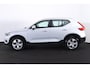 Volvo XC40 T2 Business Pro - IntelliSafe Assist & Surround - Parkeercamera achter - Verwarmde voorstoelen & stuur - Lederen bekleding - Parkeersensoren voor & achter - Drive-Mode Settings - 18' LMV