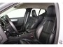 Volvo XC40 T2 Business Pro - IntelliSafe Assist & Surround - Parkeercamera achter - Verwarmde voorstoelen & stuur - Lederen bekleding - Parkeersensoren voor & achter - Drive-Mode Settings - 18' LMV