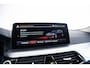 BMW 5-Serie Touring 530e xDrive Trekhaak - Panoramadak - Driving Assistant Professional - Head up - High Beam Assistant - Sportstoelen - Elektrisch verwarmbare/verstelbare stoelen - Comfort Access - Parking Assistant -